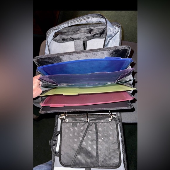 Case it Binder. $20 - Picture 6 of 8